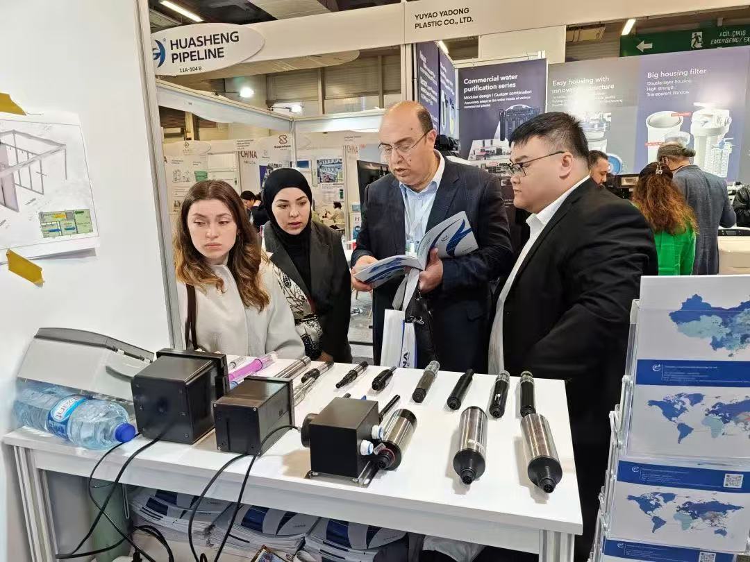 The atmosphere for consultations and negotiations was exceptionally lively, with many clients expressing strong interest in Chunye's products and engaging in in-depth discussions about potential collaboration opportunities.