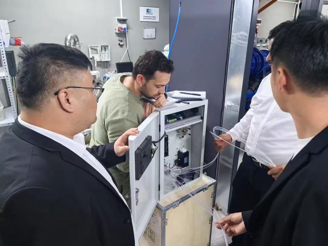 the team highlighted the real-time monitoring and intelligent analysis capabilities of their next-generation water quality monitoring products.